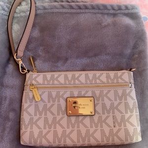 michael kors wristlet wallet white